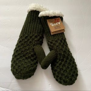 NWT Just Cozy Khaki Green Knit Mittens